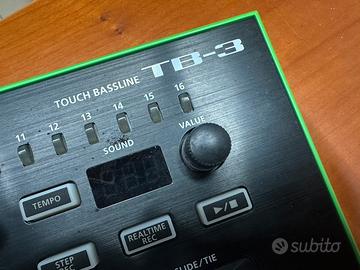 Roland touch bassline TB3 synth