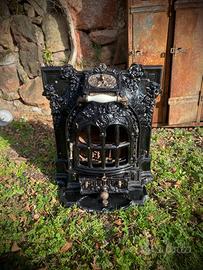 Stufa francese in ghisa smaltata stile Salamandre