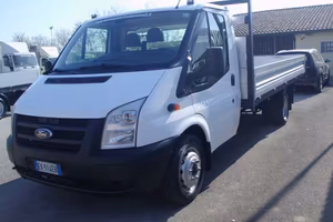 Ford Transit motore 2400 140cv con cassone mt 4.40