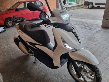 Piaggio Beverly 300 hpe