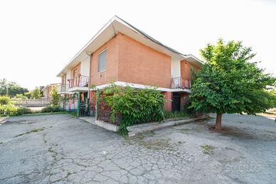 Quadrilocale in contesto semi-indipendente