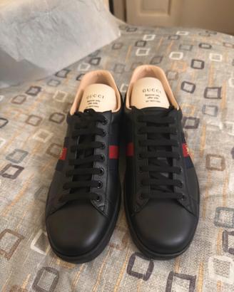 Gucci Ace bee nere