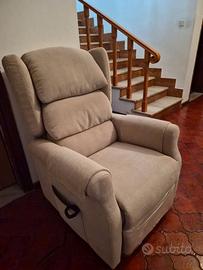Poltrona relax con spostamento verticale