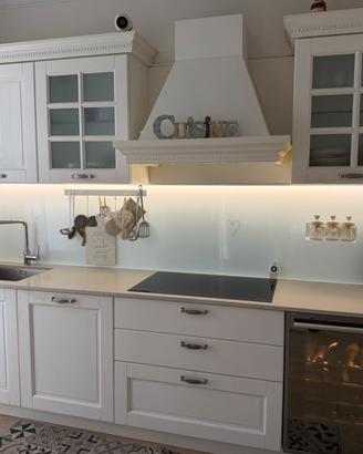 Cucina classica bianca