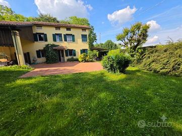 Villa di 574 m² con più di 5 locali a Bolzano Vice