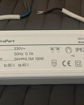 Alimentatore switching industriale PEF44 IP44