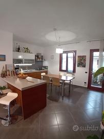 Villetta indipendente con cortile privato