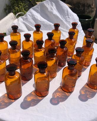 VASO DA FARMACIA ERBORISTERIA PER TINTURE 22 PEZZI