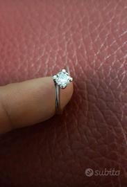 anello solitario 