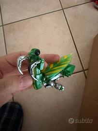Transformers fighting insect praying mantis