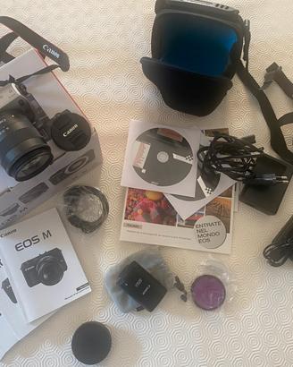 Canon EOS M mirrorless + 18 -55mm KIT COMPLETO