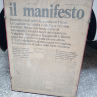 Quadro con foglio di giornale IL MANIFESTO 1972