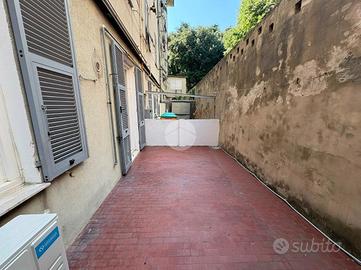 2 LOCALI A GENOVA