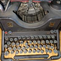 Macchina da scrivere Olivetti M40