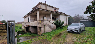Villa unifamiliare da ristrutturare