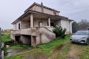 Villa unifamiliare da ristrutturare