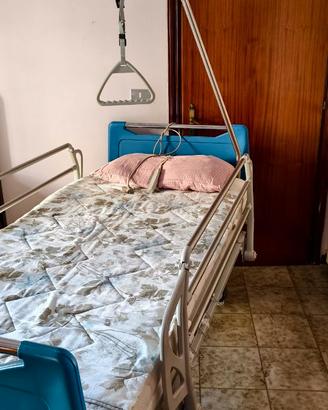 Letto ospedaliero elettrico
