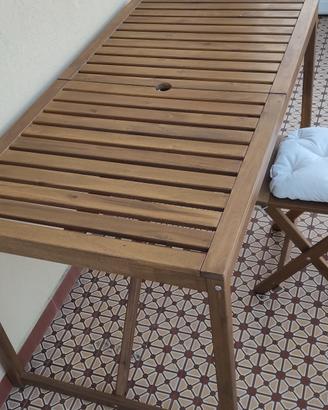 Tavolo in legno da esterno 