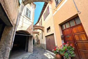 Rustico / Casale di 96 m² con 4 locali e box auto 