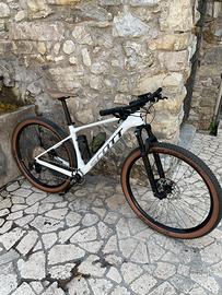 Scott scale 930 carbon