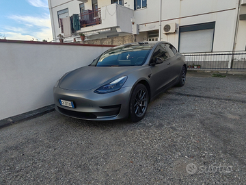 Tesla model 3 rwd