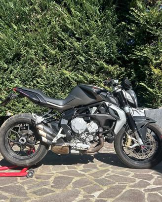 MV Agusta Brutale 675