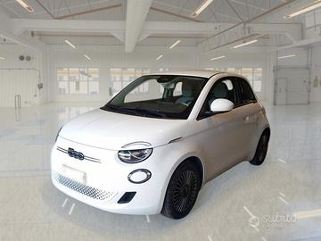 FIAT 500E ELETTRICA ICON + 3 PORTE BERLINA
