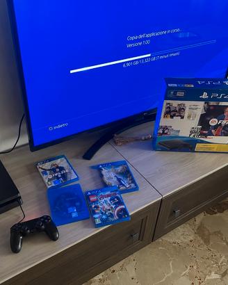 PS4 Slim scatolato più giochi 