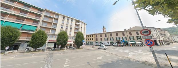 Bilocale al quarto piano con balcone