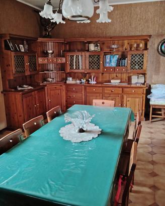 salone in legno di pino Berloni
