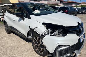 Renault Captur TCe 12V 90 CV 2019 sinistrata