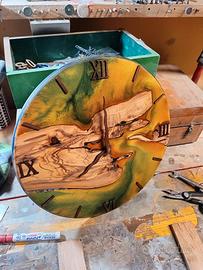 orologio resina epossidica e legno d'olivo 