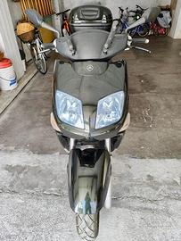 Scooterone Yamaha XC 300 con baule originale