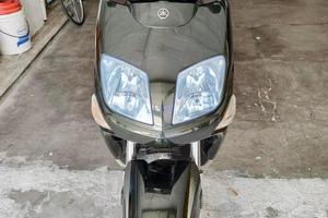 Scooterone Yamaha XC 300 con baule originale