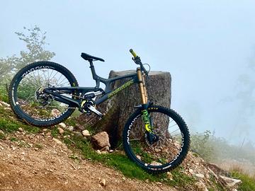 SantaCruz V.10 full Carbon