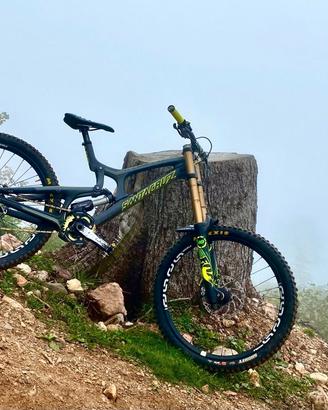 SantaCruz V.10 full Carbon