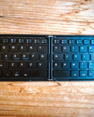 Tastiera Bluetooth pieghevole (USB-C, INGLESE)
