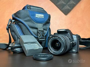 Canon EOS 350D con obiettivo 18-55mm II Reflex