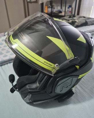 Coppia caschi moto uomo donna con interfono