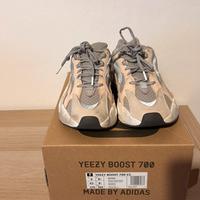 Scarpe Yeezy Boost 700  Adidas   42 1/2