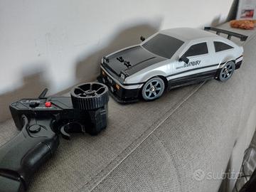 Modellino radiocomandato Drifting e Stradale 
