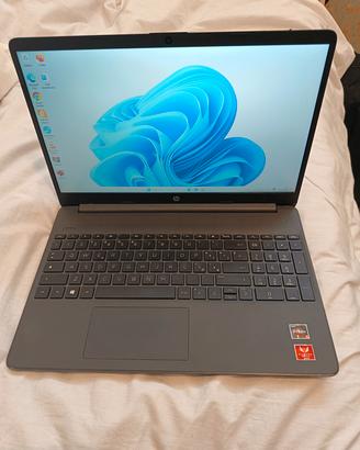 HP Laptop Ryzen 5 SSD 8GB+ Borsa + Caricatore