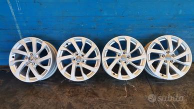 4 CERCHI IN LEGA AUDI A1 Sportback (GBA) 82a601025