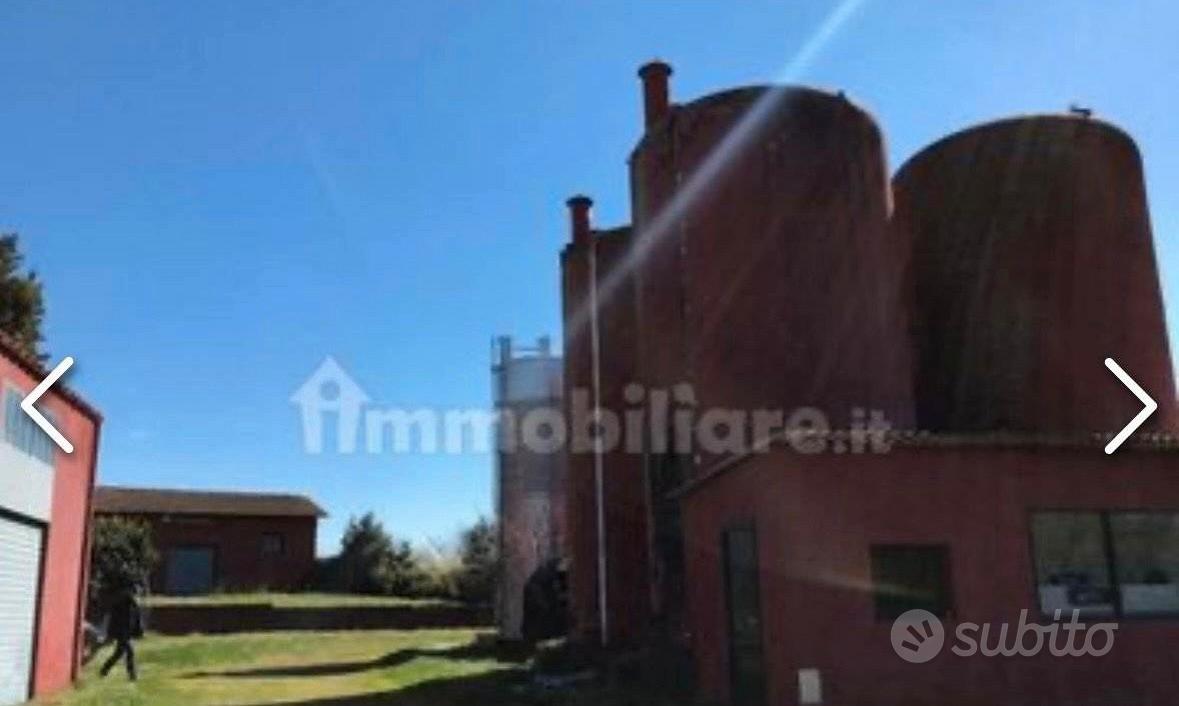 COMPLESSO IMMOBILIARE + TERRENI - Vista 4
