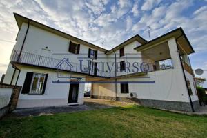 Casa indipendente di 160 m² con 4 locali e box aut