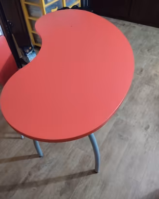 Scrivania con sedia