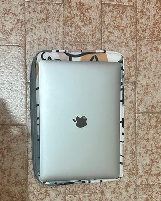 Macbook 13”