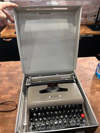 Macchina da scrivere Olivetti Lettera 22 Originale