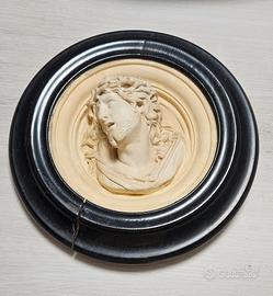 basso rilievo in gesso su cornice in legno  fine8
