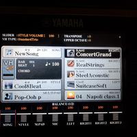 TASTIERA YAMAHTyros5 76 TASTI CON CUSTODIA LEGGIO 